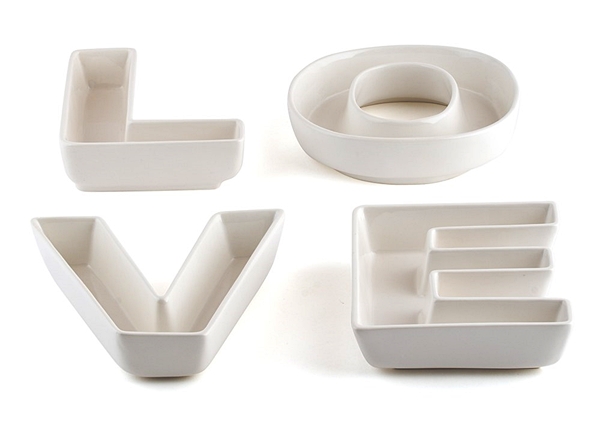 Weddingstar Spell Out Your "LOVE" Plates (Set of 4)