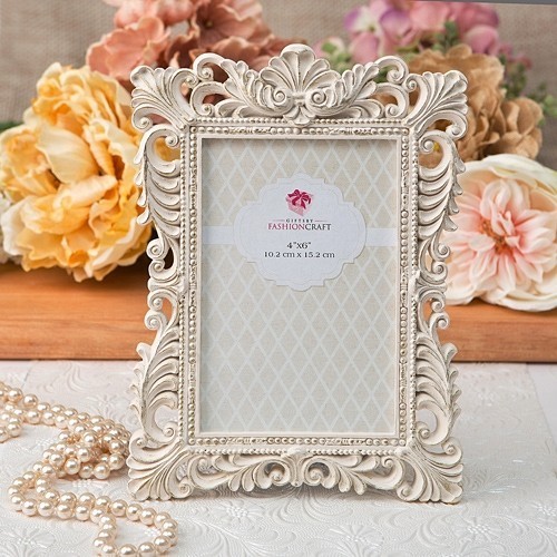 Vintage-Inspired Antique-Ivory Frame with Brushed Gold Leaf